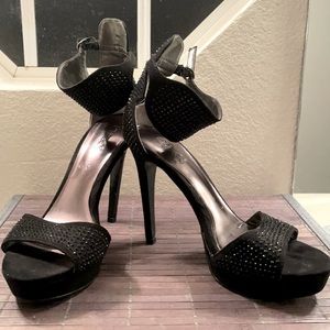 Carlos Santana 4 1/2 inch Jewel Ankle Strap Heels